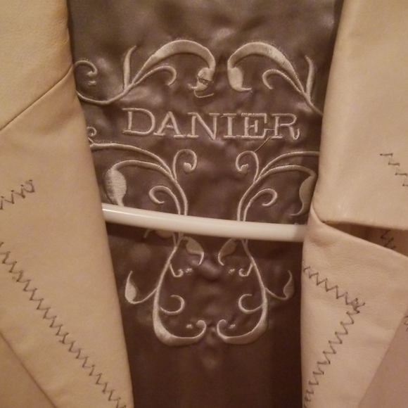 Vintage leather jacket - Picture 2 of 5